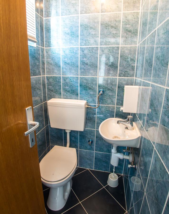 Apartments Tulipan - With Free Private Parking Garage Mostar Exterior foto
